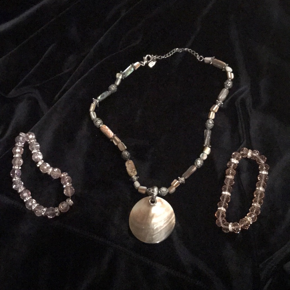 Vintage Cookie Lee abalone necklace and two stretchy pink beaded bracelets